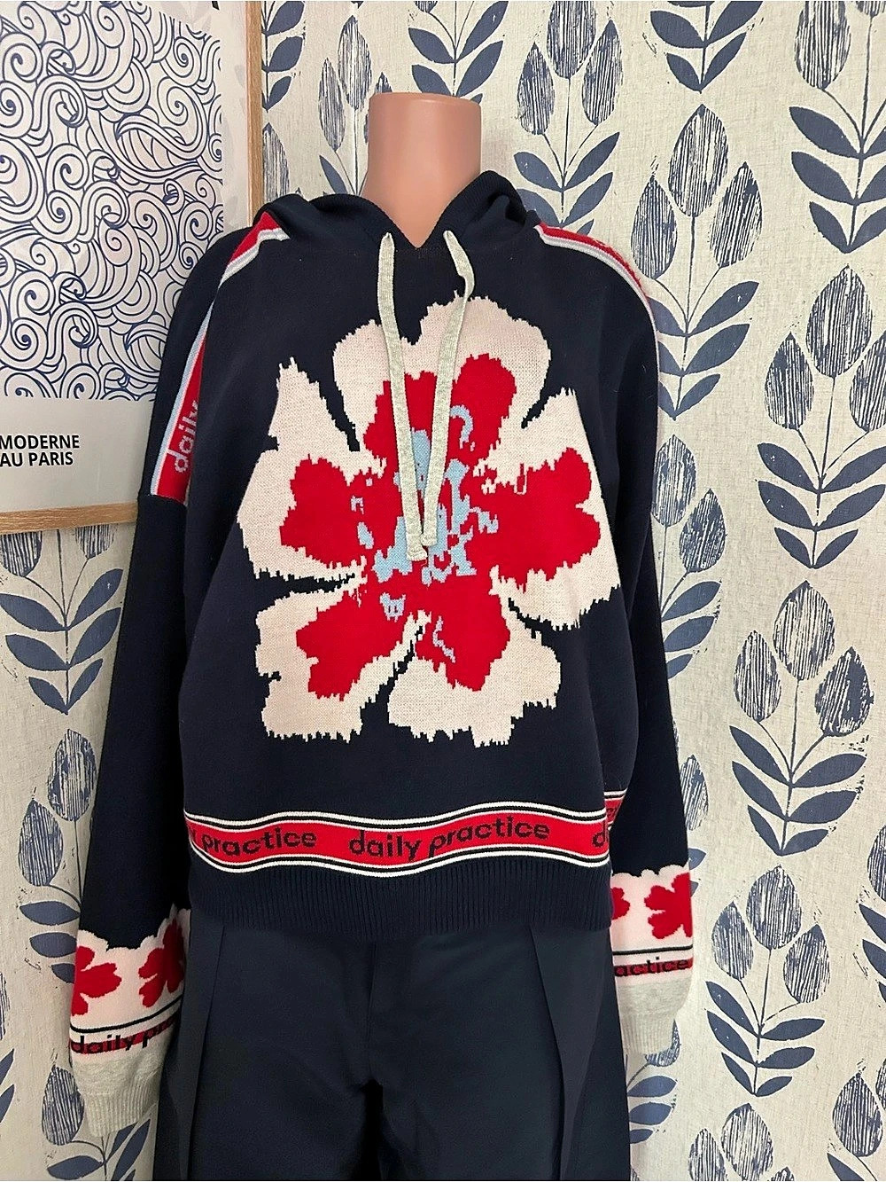 daily practice Floral Knit Hoodie Navy blue & Red Like New